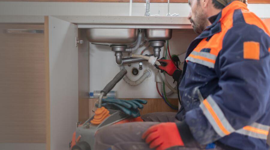 Electronic Leak Detection in Knickerbocker, TX
